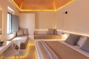 Tabla de planchar con plancha, wifi gratis y ropa de cama