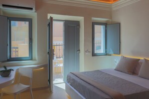 Novel Quadruple Room | Setrika/meja setrika, Wi-Fi gratis, dan seprai linen