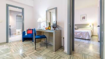 Family Room | In-room safe, blackout drapes, free WiFi, bed sheets