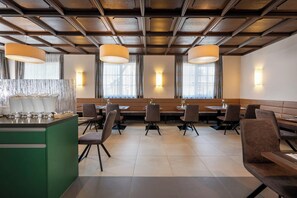 Colazione a buffet a pagamento, servita tutte le mattine 