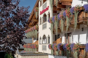 Front of property - Hotel Seefelderhof (Seefeld in Tirol)