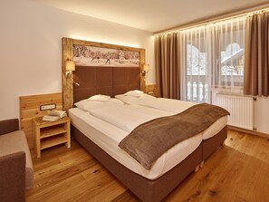 Dobbeltrom, balkong (BIO Nest) | Minibar, safe på rommet, skrivebord og lydisolert