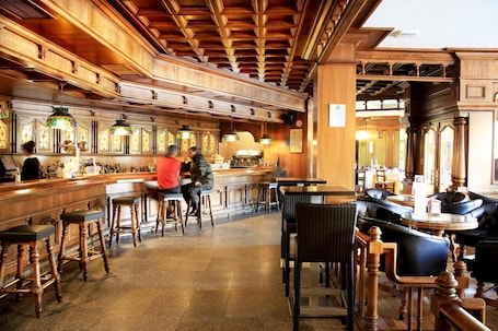 Breakfast, lunch, dinner served; Spanish cuisine
