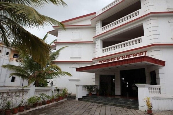 Exterior - Mobor Beach Resort (GOA)