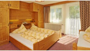 Casa, vários quartos | 8 quartos, escrivaninha, Wi-Fi de cortesia, roupa de cama
