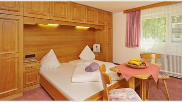 Ferienhaus, Mehrere Schlafzimmer | 8 Schlafzimmer, Schreibtisch, kostenloses WLAN, Bettwäsche