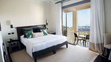 Premier kamer | Luxe beddengoed, een minibar, een kluis op de kamer