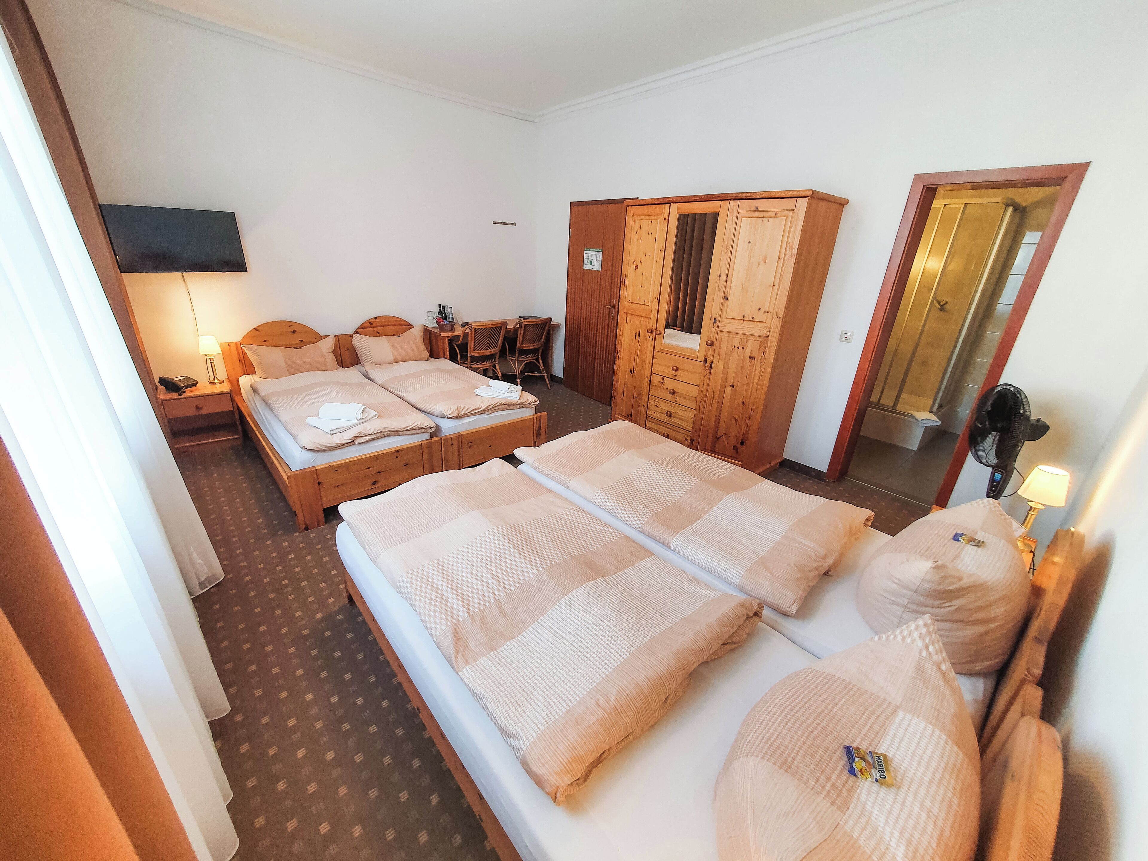 標準四人房 | 低過敏寢具、書桌、搖籃/嬰兒床、免費無線上網