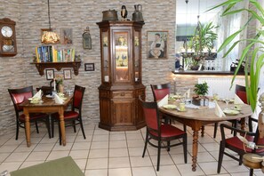 Esmorzar diari continental gratuït 