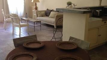 Apartment, 2 Bedrooms (La Trivalle) | In-room dining