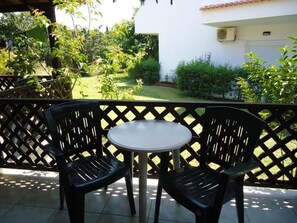 Outdoor dining - Zachos (Skiathos)