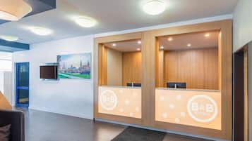 Ducha, secador de pelo, toallas