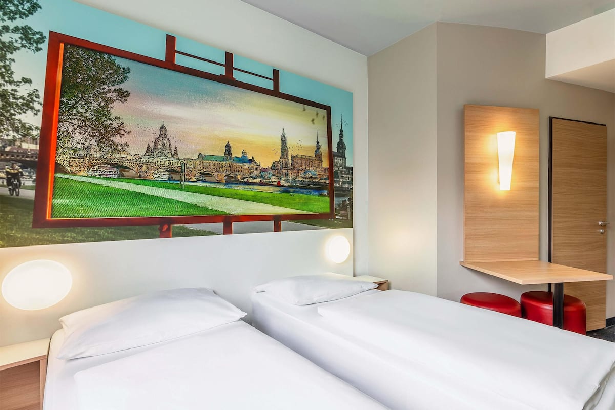 1 bedroom, desk, soundproofing, free WiFi