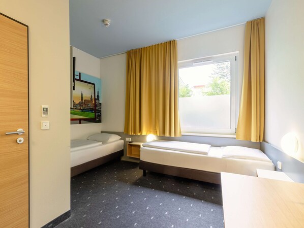 Schreibtisch, schallisolierte Zimmer, kostenloses WLAN, Bettwäsche