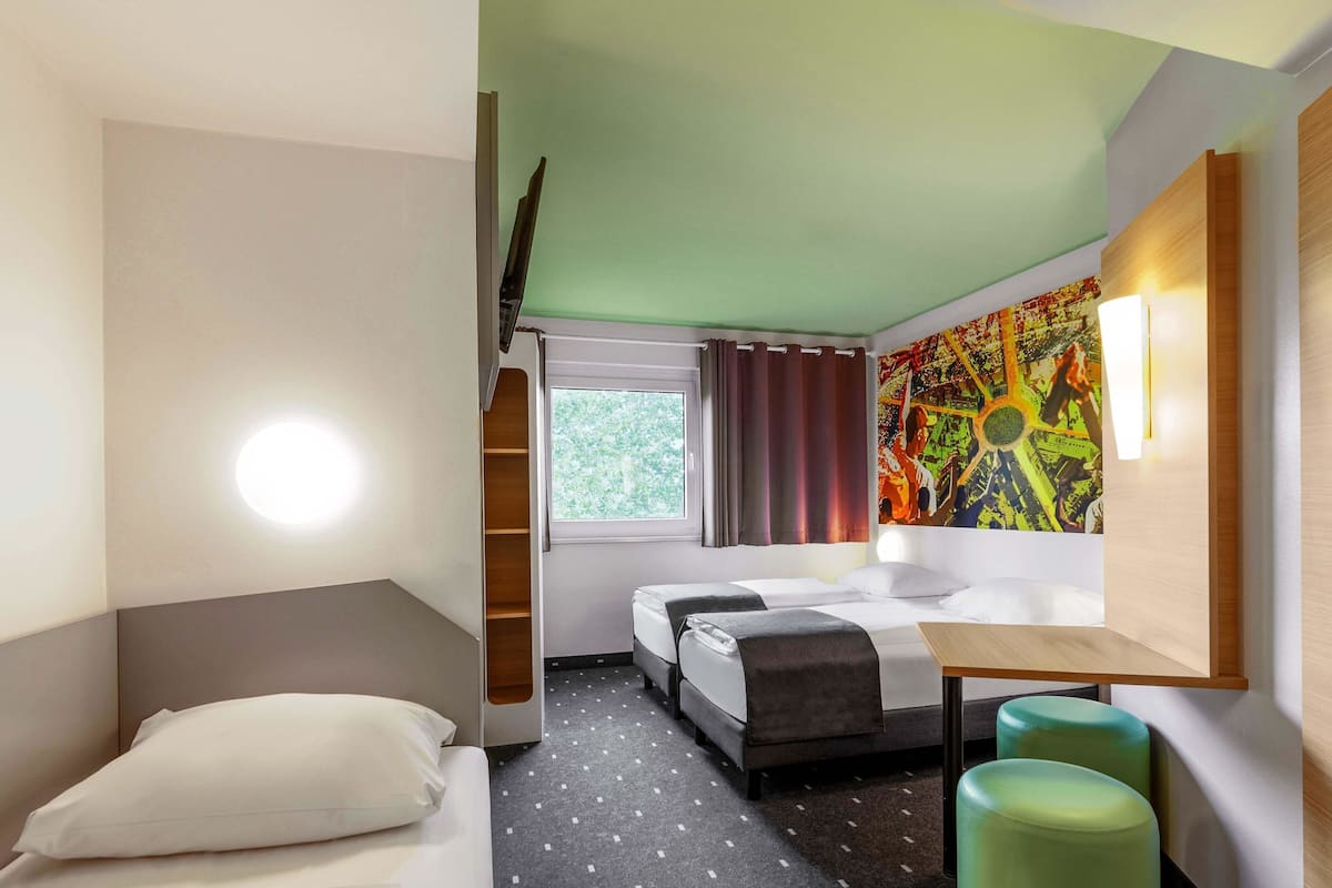 Phòng 3 | Bàn, phòng cách âm, truy cập Internet không dây miễn phí