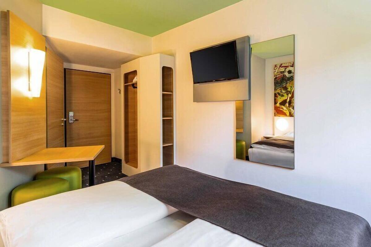 Double Room | Desk, soundproofing, free WiFi, bed sheets