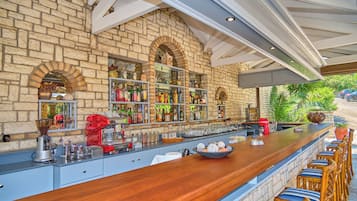 Bar (in der Unterkunft)