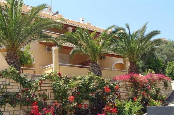 Exterior - Chrismos Luxury Suites & Studios (Corfu)