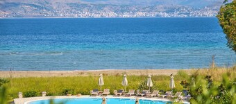 Chrismos Luxury Suites & Studios