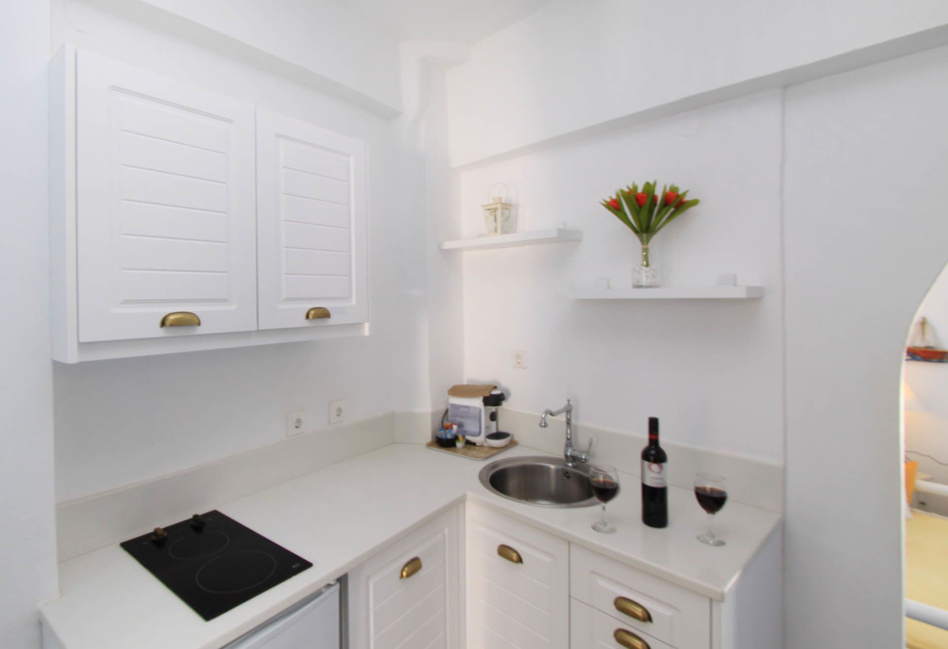 suite, jetted tub | private kitchenette | stovetop, electric kettle