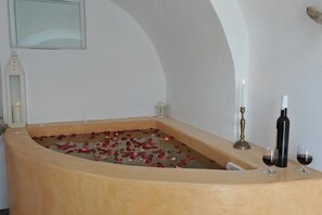 Suite, Jetted Tub | Jetted bathtub