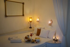 Family Apartment | In-room safe, soundproofing, iron/ironing board, free WiFi