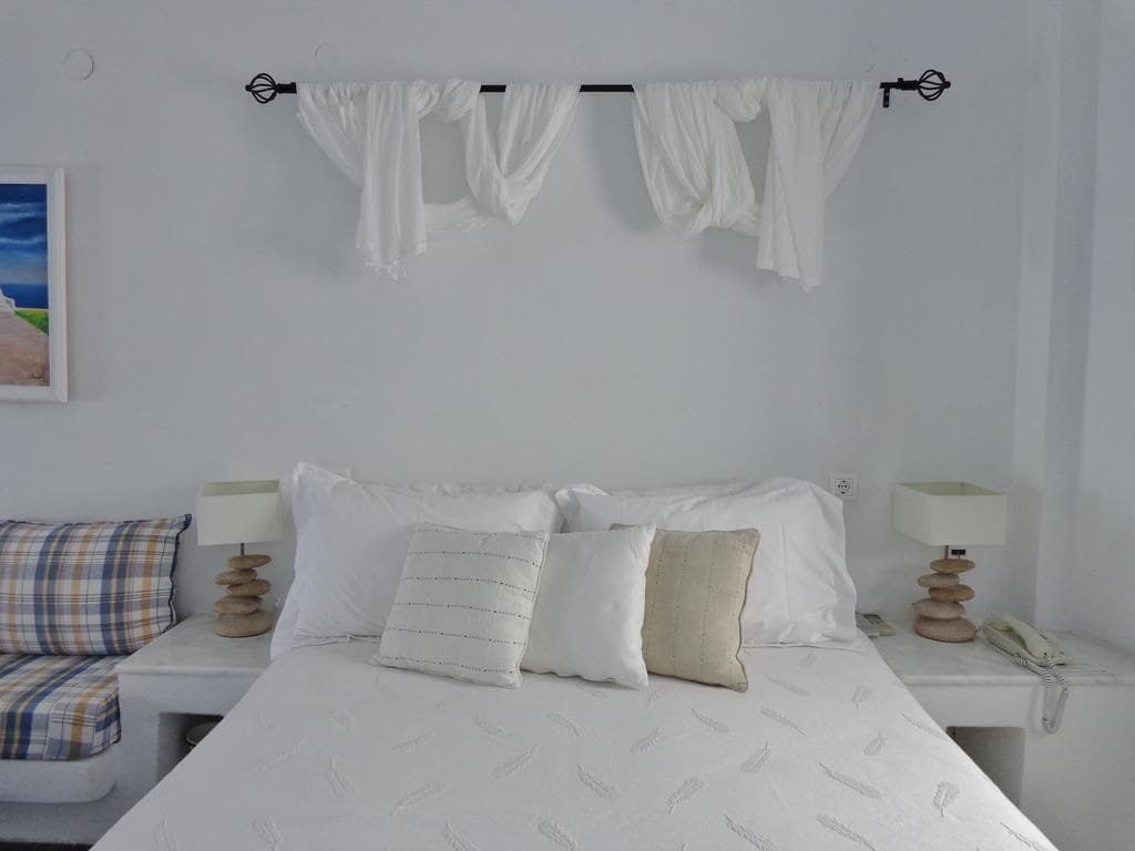 superior suite, jetted tub | in-room safe, soundproofing, iron/ironing board, free wifi