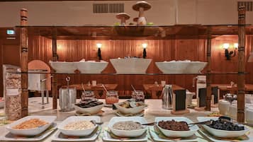 Free daily buffet breakfast