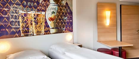 Twin Room | Desk, laptop workspace, soundproofing, free WiFi