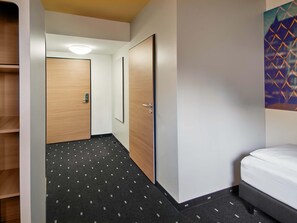 Desk, laptop workspace, soundproofing, free WiFi