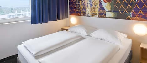 Desk, laptop workspace, soundproofing, free WiFi