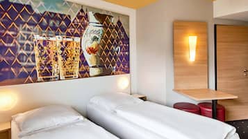 Twin Room | Desk, laptop workspace, soundproofing, free WiFi