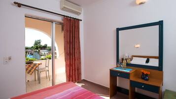 Iron/ironing board, free cots/infant beds, WiFi, bed sheets