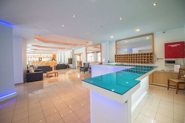 Lobby - Silver Beach Hotel and Annexe Apartments (Corfu)