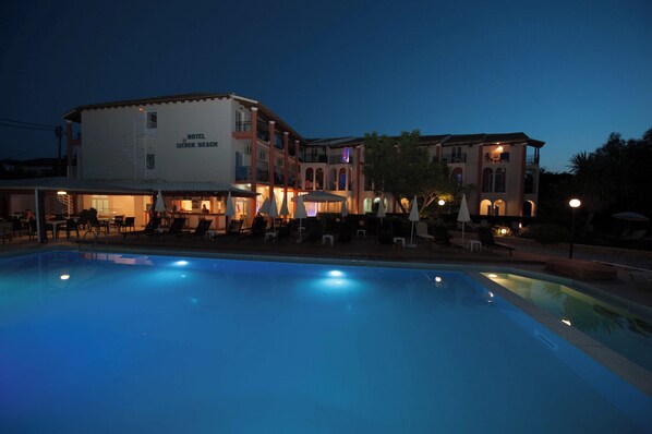 Outdoor pool - Silver Beach Hotel and Annexe Apartments (Corfu)