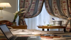 Unclassified image, 3 of 42, button - Hotel Aberdeen (Rome)