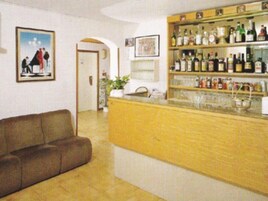 Bar (en el alojamiento)
