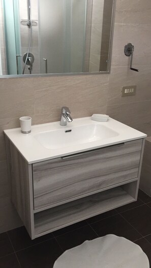 Attic Studio with view | Bathroom | Shower, free toiletries, hair dryer, bidet - Buonarroti City Life Roof Garden Mita Milano (Milan)