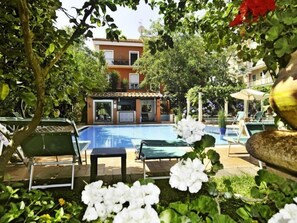 Outdoor pool - Villa Fernanda (Massa Lubrense)