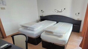 Gambar tidak terklasifikasi, 4 dari 28, tombol