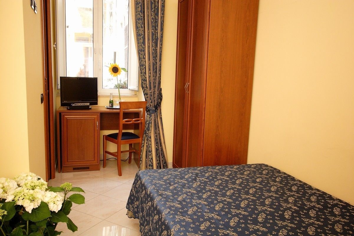 Photo - Caroline Suite