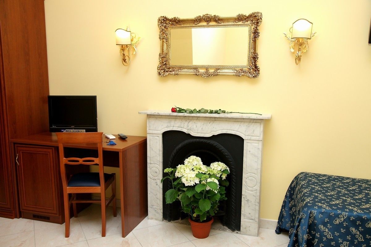 Photo - Caroline Suite