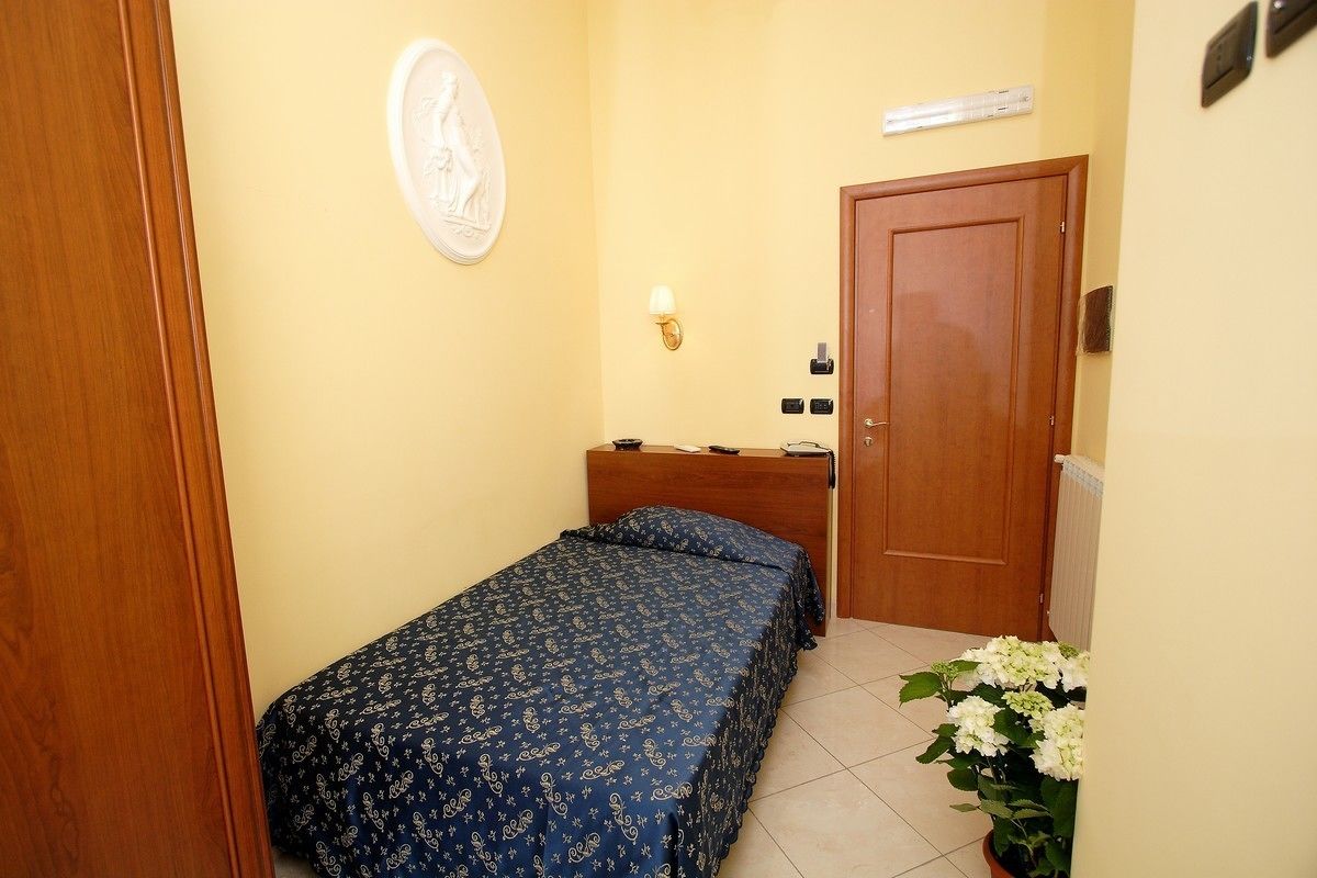 Photo - Caroline Suite