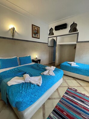 Free WiFi, bed sheets - Riad Chalymar (Marrakech)