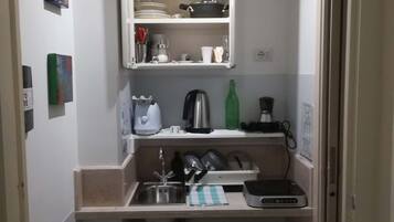 Comfort Double or Twin Room | Private kitchenette | Fridge, microwave, espresso maker, electric kettle