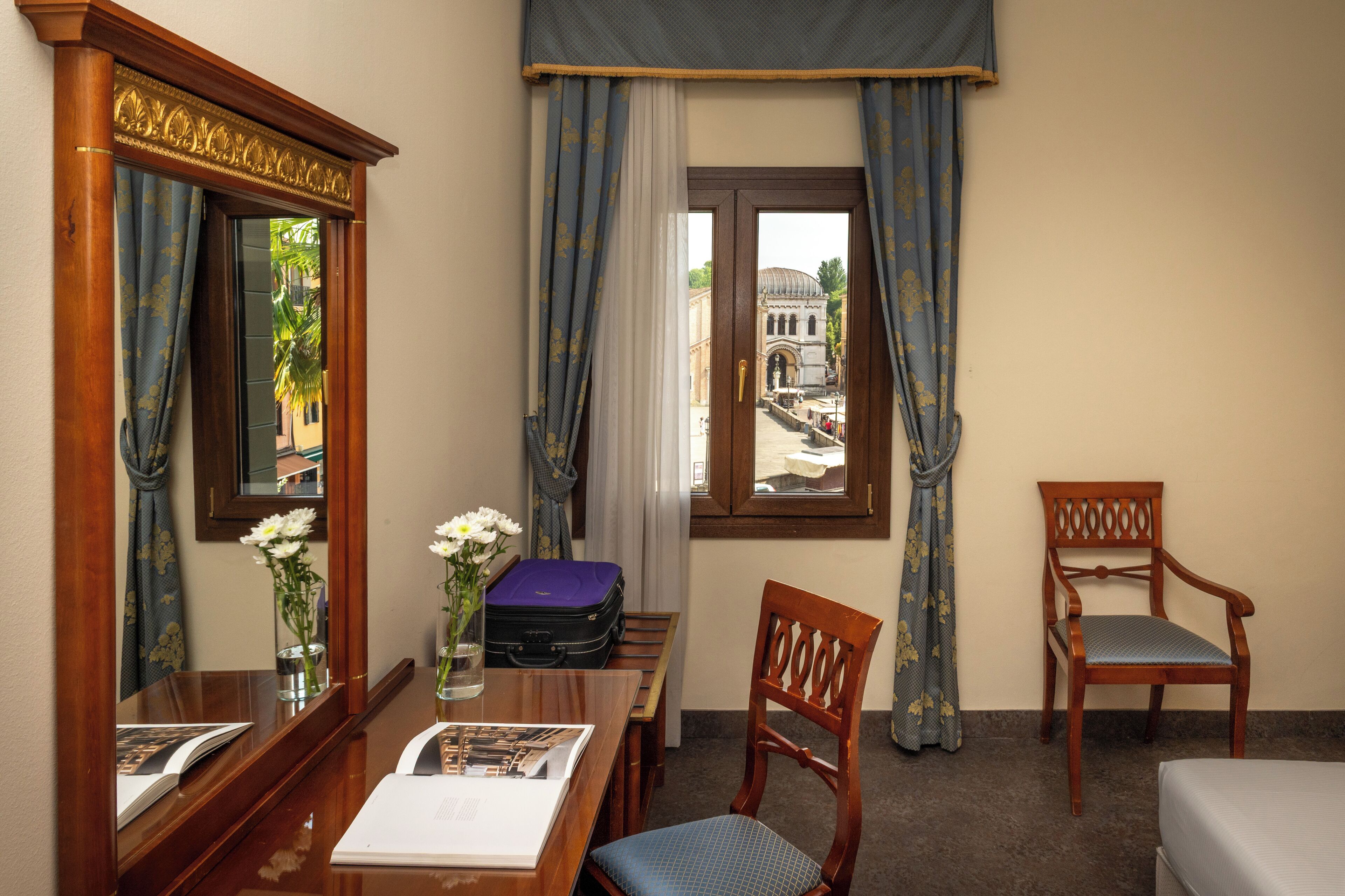 double or twin room, city view | 1 bedroom, down duvets, minibar, in-room safe