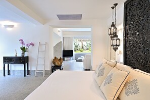 Minibar, coffres-forts dans les chambres, bureau, Wi-Fi gratuit