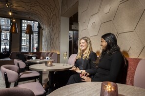 Lobby sitting area - Mister Highland Hotel (Amsterdam)