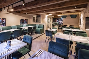 Daily buffet breakfast for a fee - Mister Highland Hotel (Amsterdam)