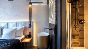 Standard Double Room | Minibar, in-room safe, desk, free WiFi